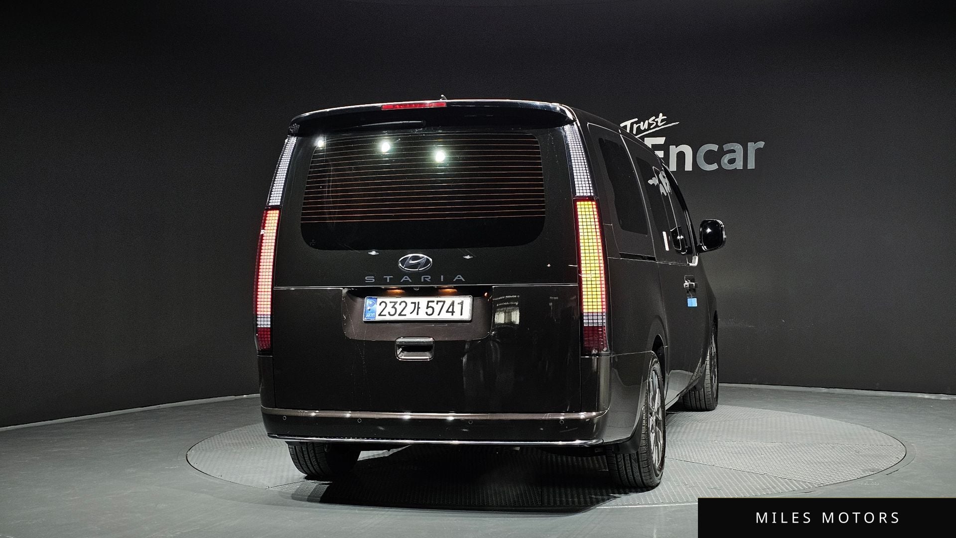 Hyundai Staria 2024 — миниатюра 4