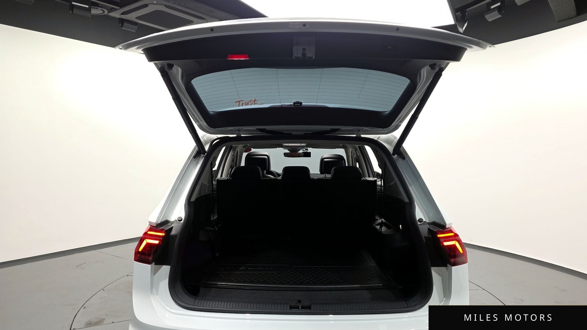 Volkswagen Tiguan 2024 — миниатюра 20
