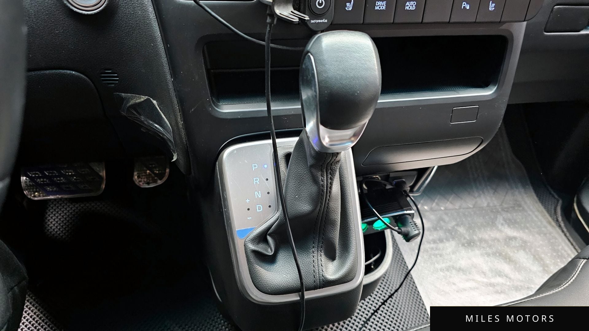 Hyundai Staria 2025 — миниатюра 9