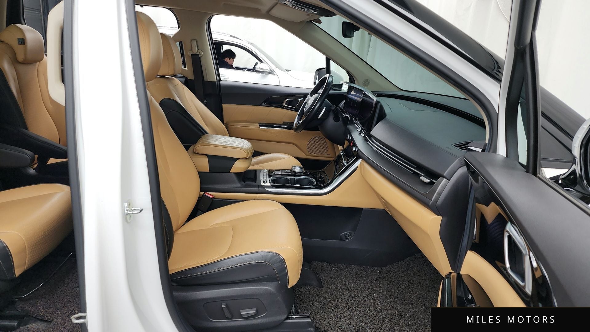 Kia Carnival 2021 — миниатюра 11
