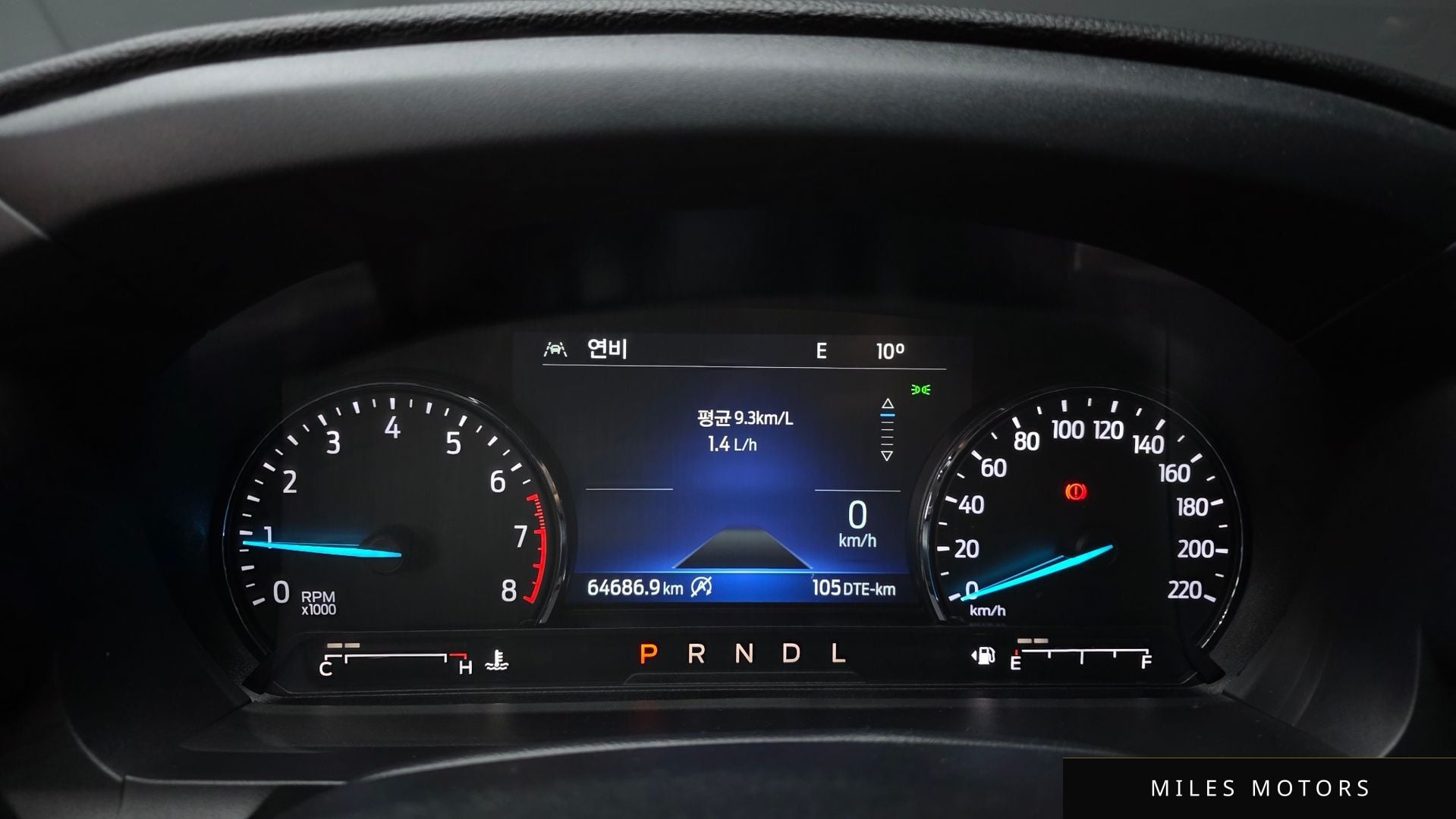 Ford Explorer 2022 — миниатюра 8