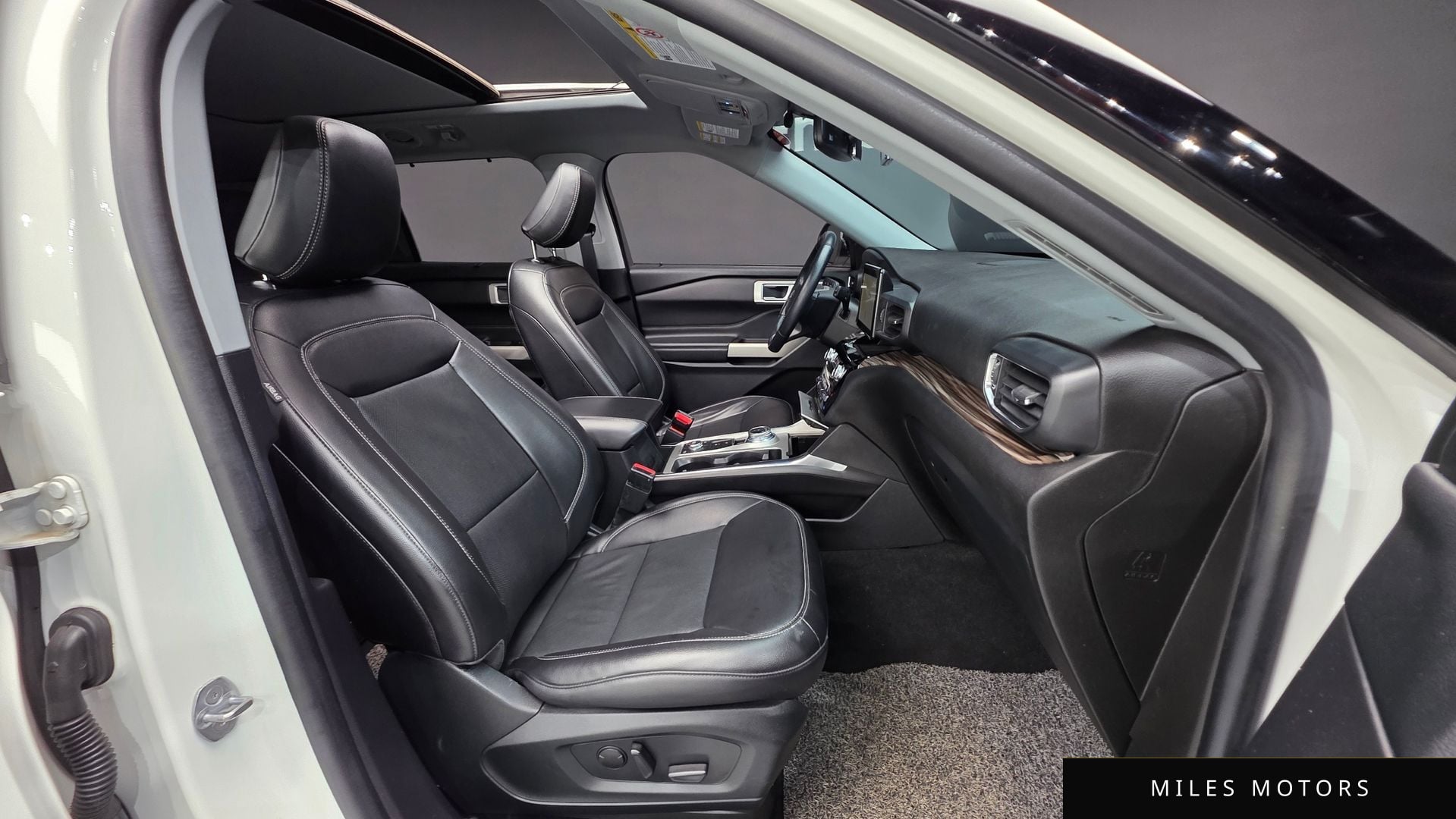 Ford Explorer 2022 — миниатюра 10