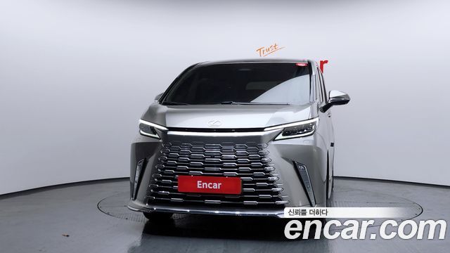 Лексус LM 2025 — миниатюра 3