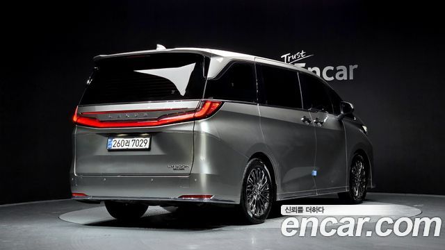 Лексус LM 2025 — миниатюра 2