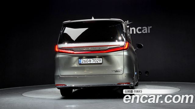 Лексус LM 2025 — миниатюра 4