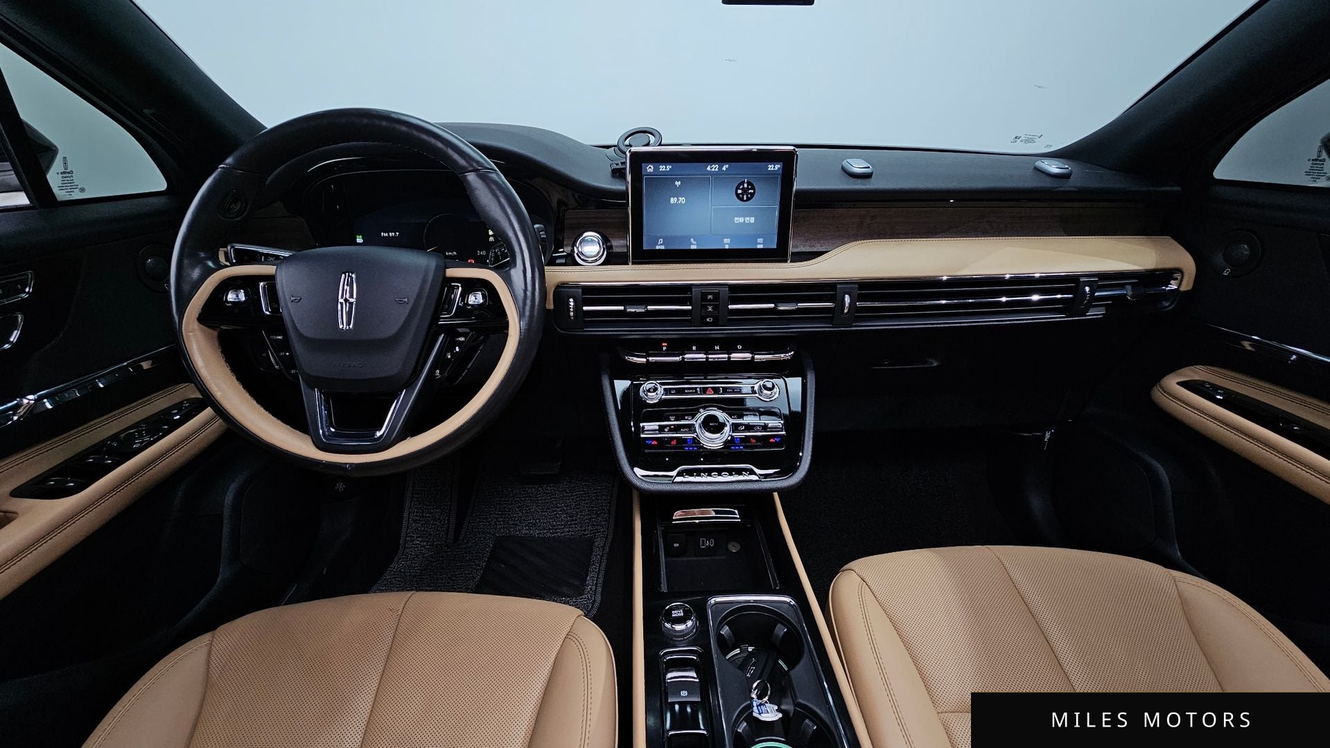 Lincoln Corsair 2021 — миниатюра 7