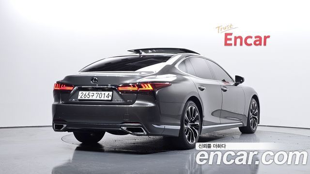 Лексус LS500 2021 — миниатюра 2