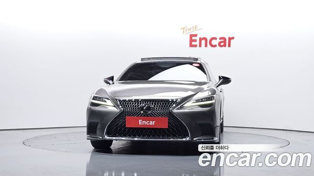 Лексус LS500 2021 — миниатюра 3