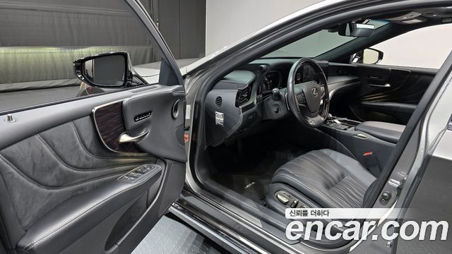 Лексус LS500 2021 — миниатюра 11