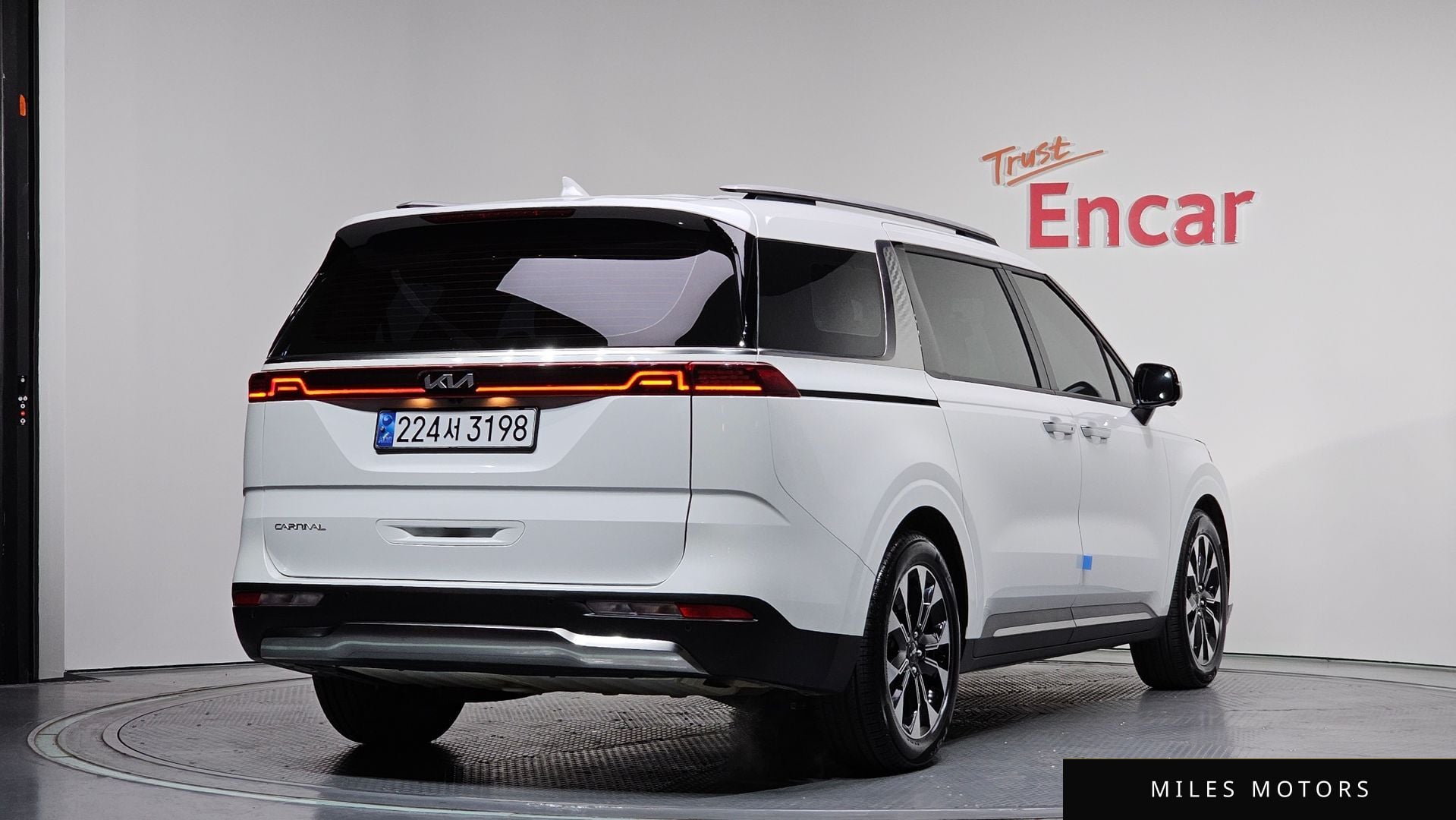 Kia Carnival 2023 — миниатюра 2