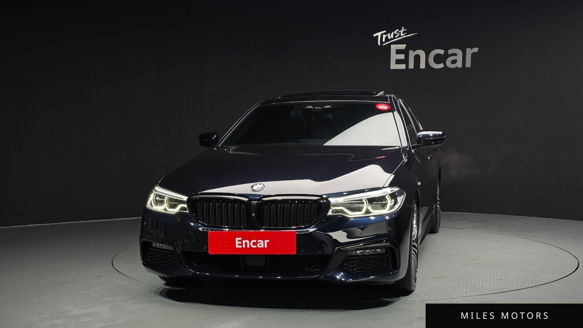 BMW 5 Series (G30) 2019 — миниатюра 3