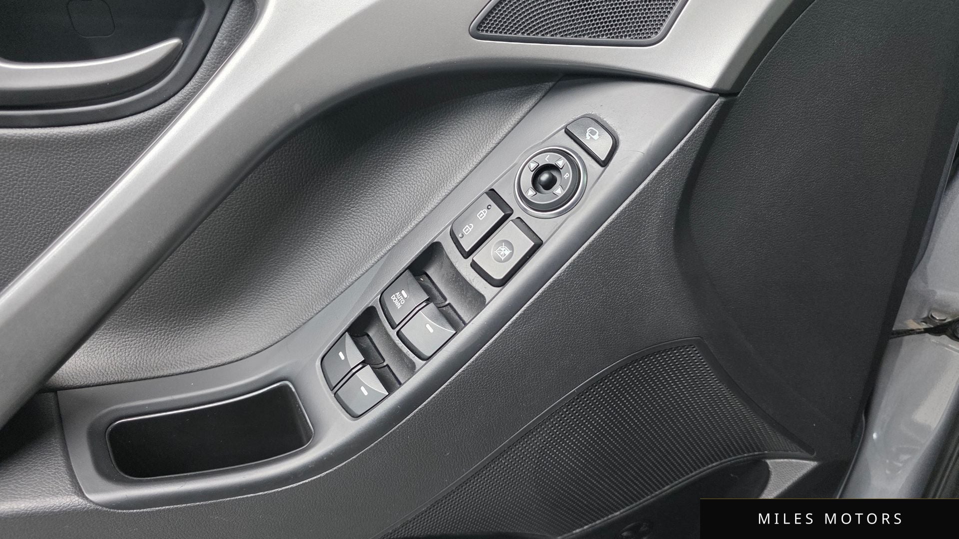 Hyundai AVANTE 2015 — миниатюра 12