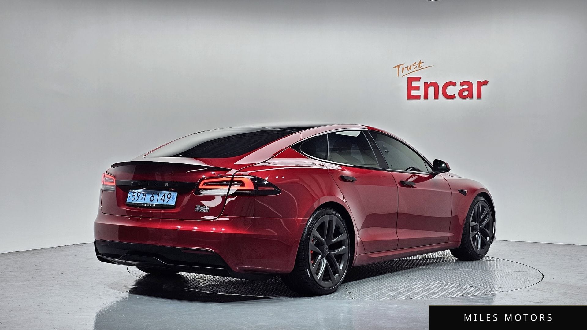 Tesla Model S 2023 — миниатюра 2