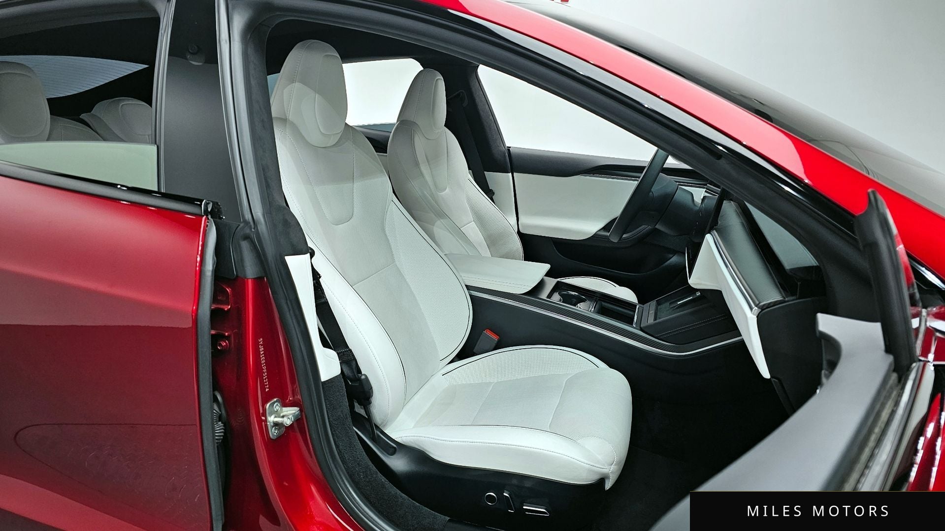 Tesla Model S 2023 — миниатюра 12