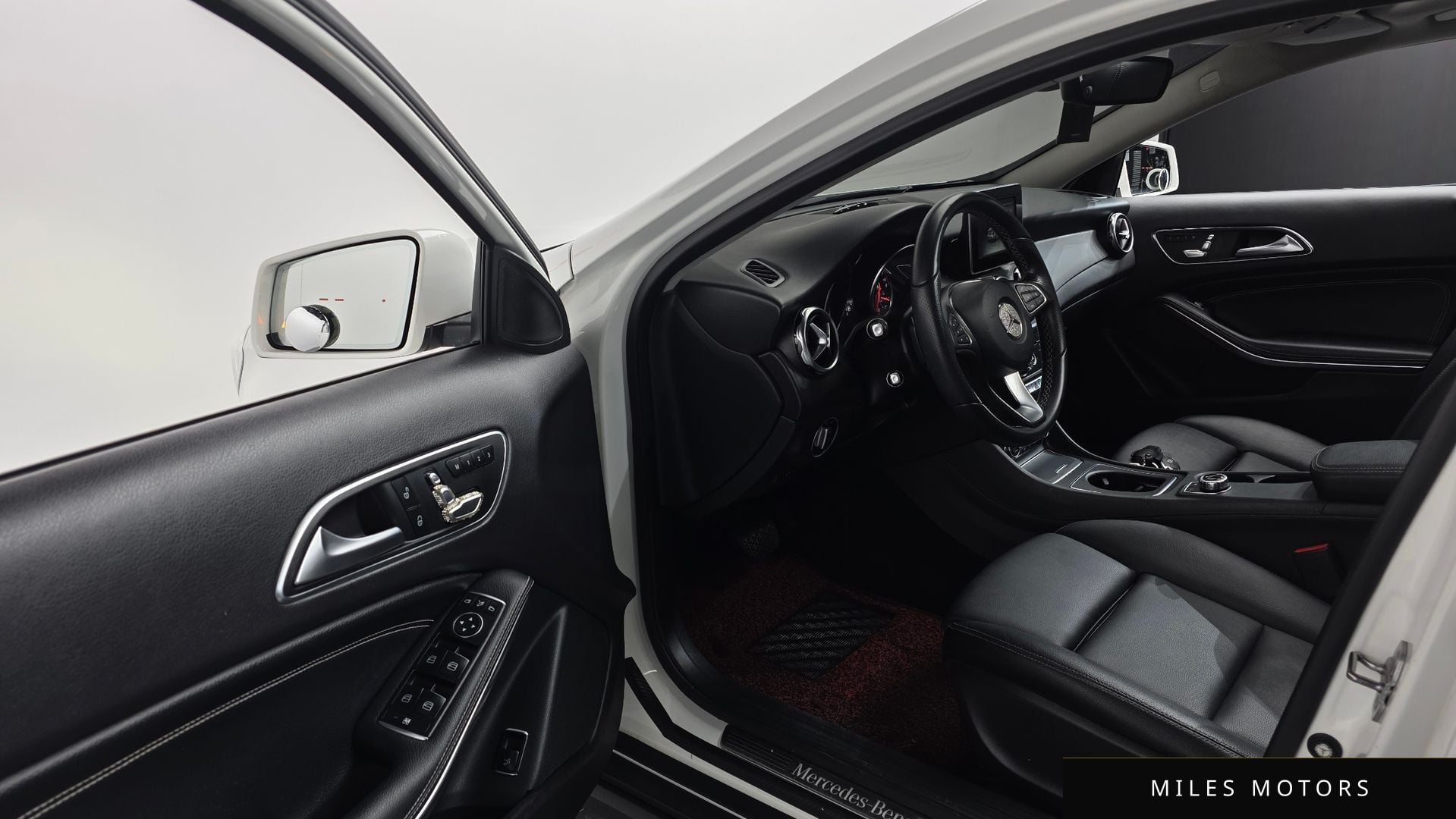 Mercedes-Benz GLA-Class X156 2018 — миниатюра 12