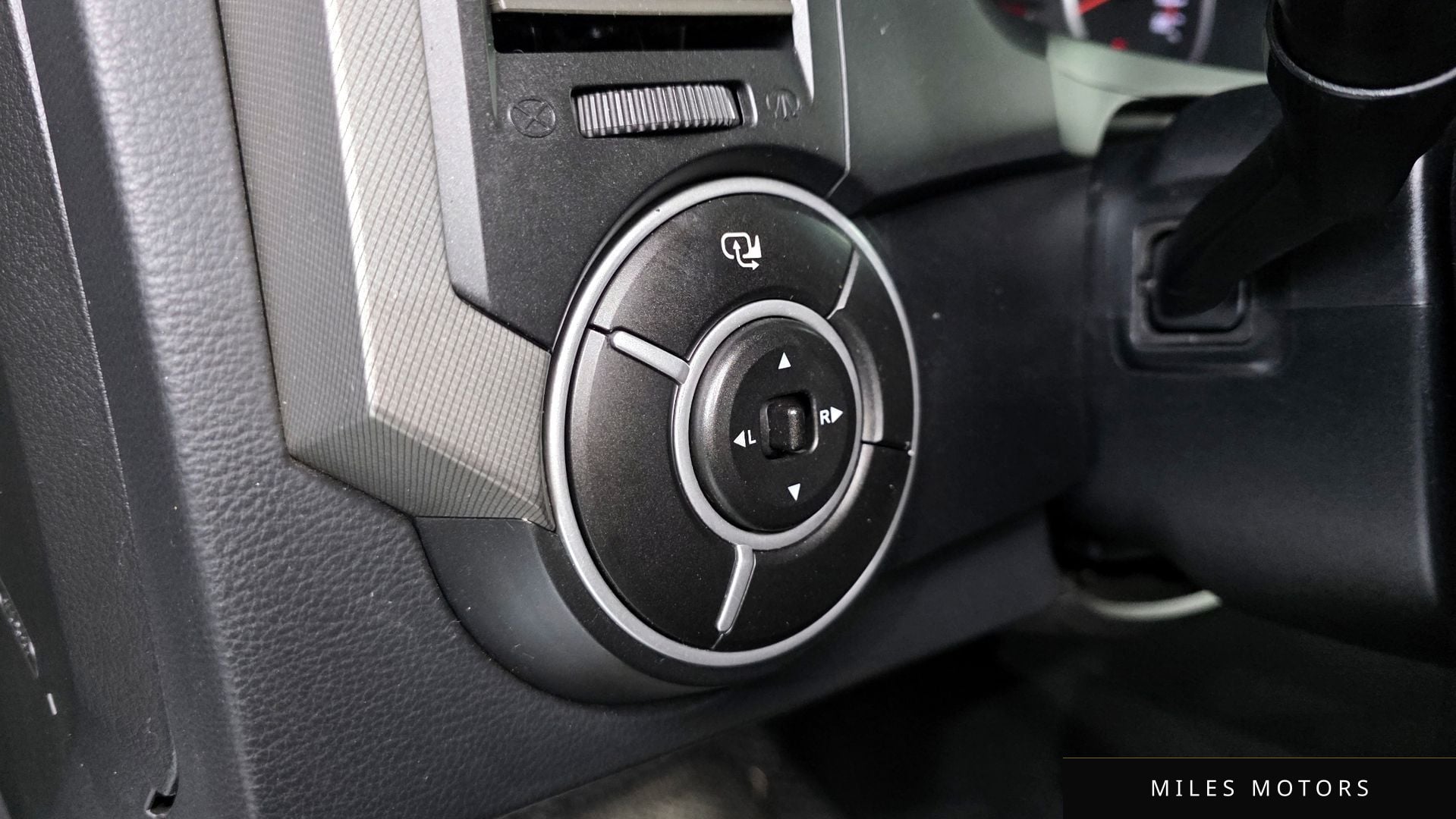 KG Mobility KORANDO 2014 — миниатюра 11