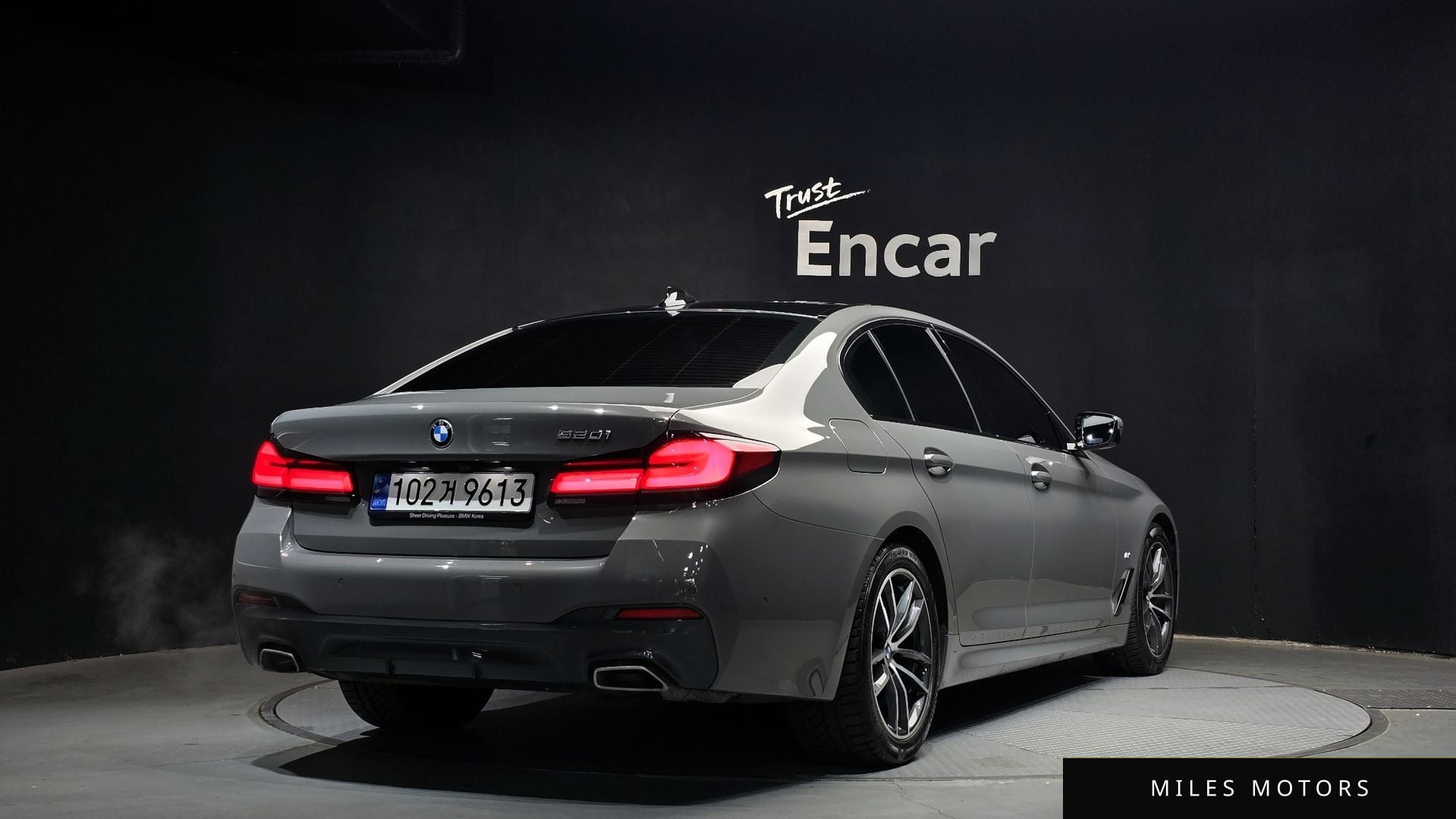 BMW 5 Series (G30) 2022 — миниатюра 2