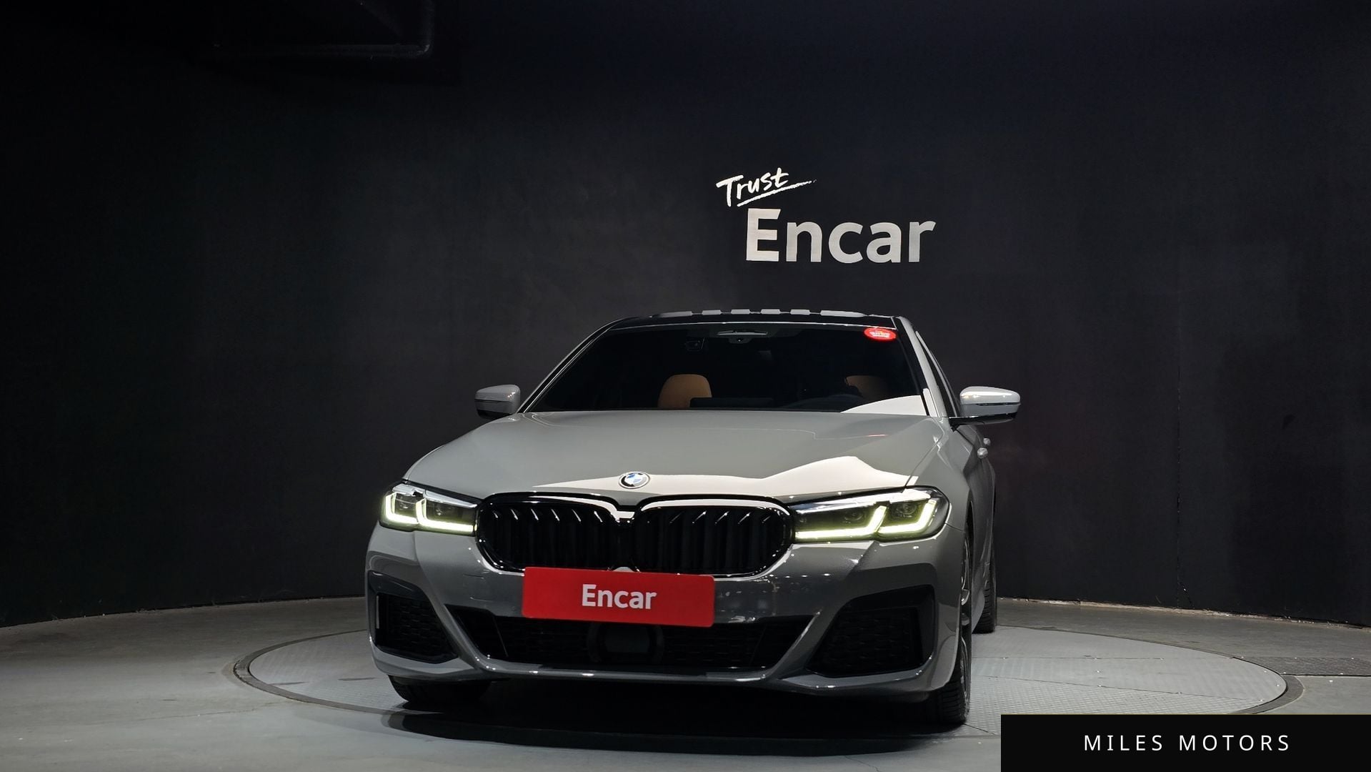 BMW 5 Series (G30) 2022 — миниатюра 3