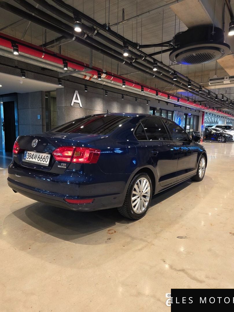 Volkswagen Jetta 2013 — миниатюра 4