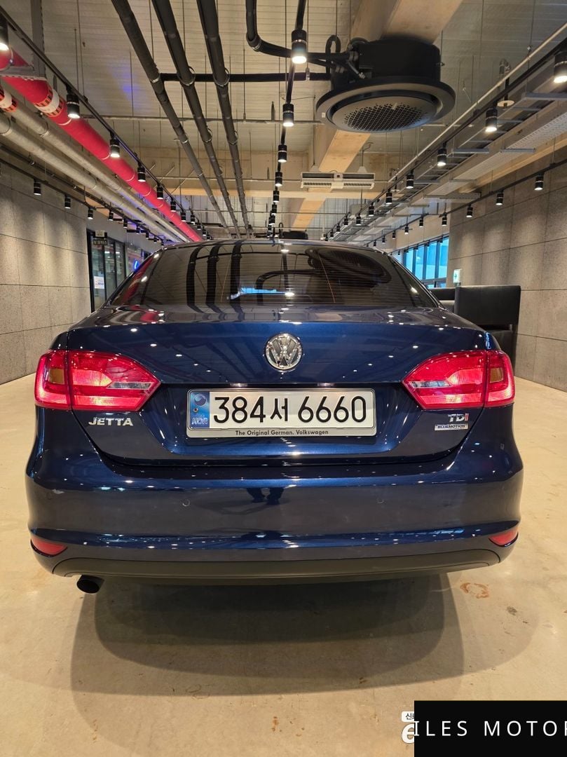 Volkswagen Jetta 2013 — миниатюра 6