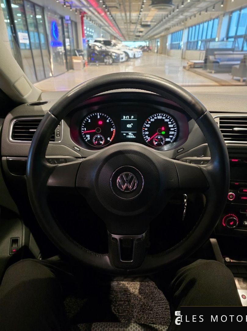 Volkswagen Jetta 2013 — миниатюра 10
