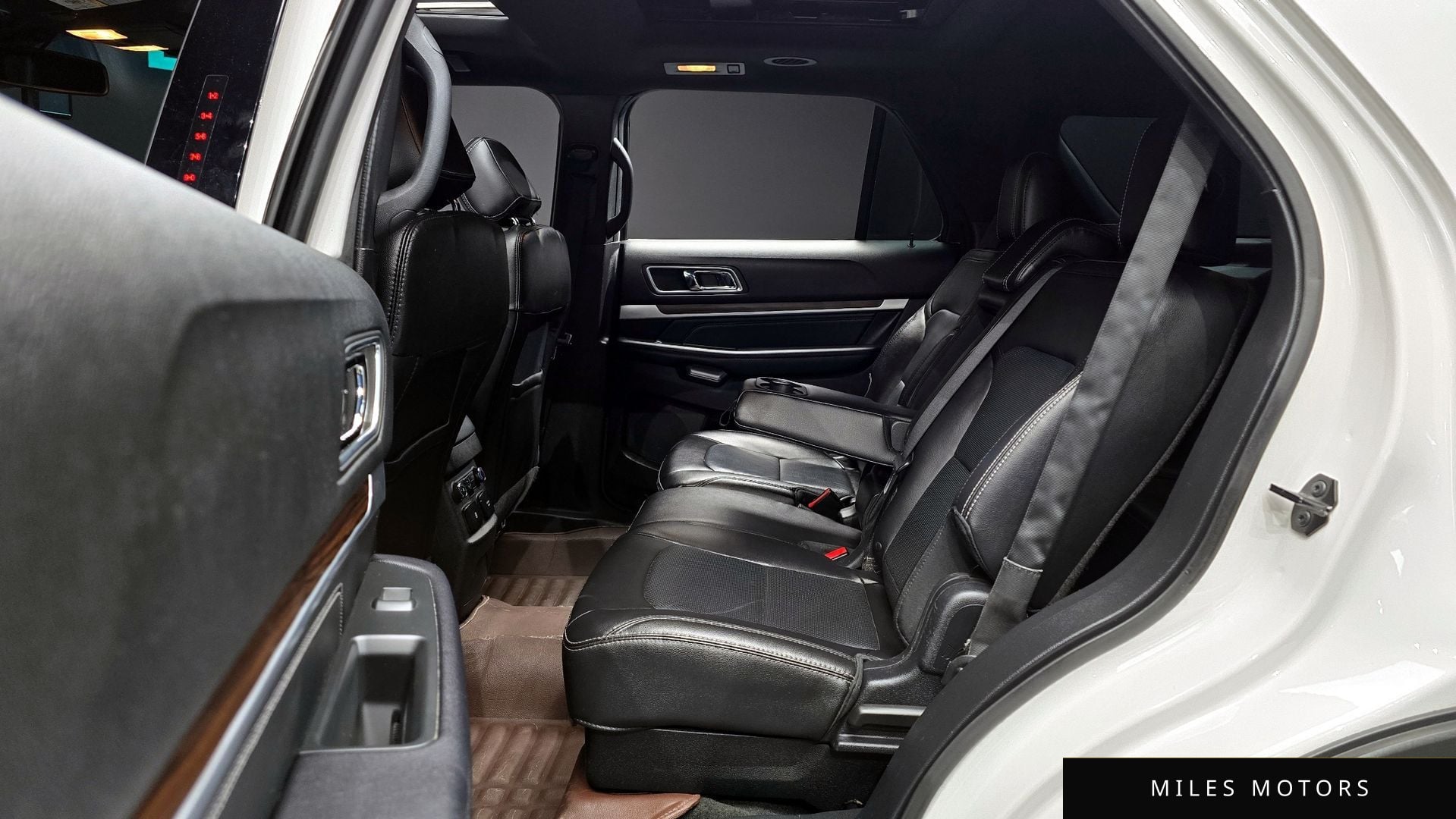 Ford Explorer 2017 — миниатюра 12