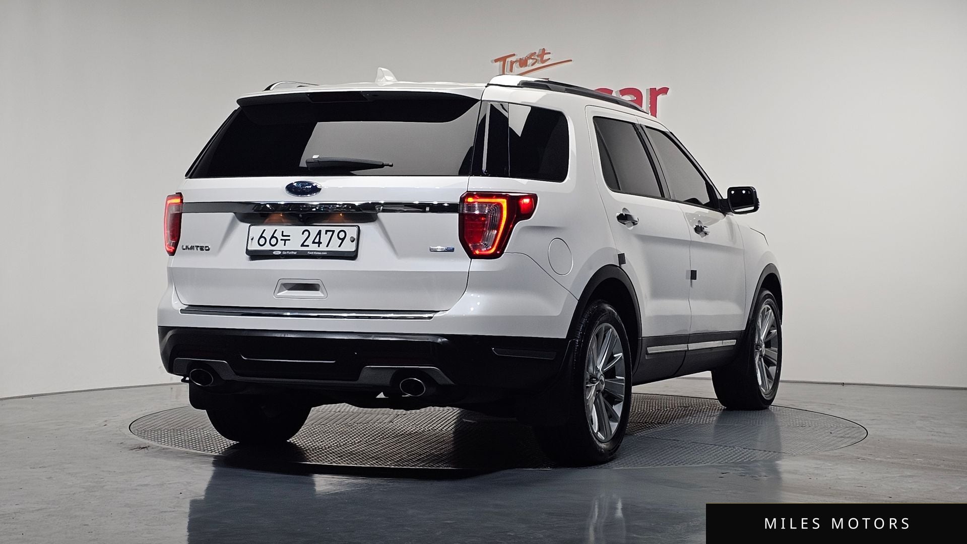 Ford Explorer 2018 — миниатюра 2