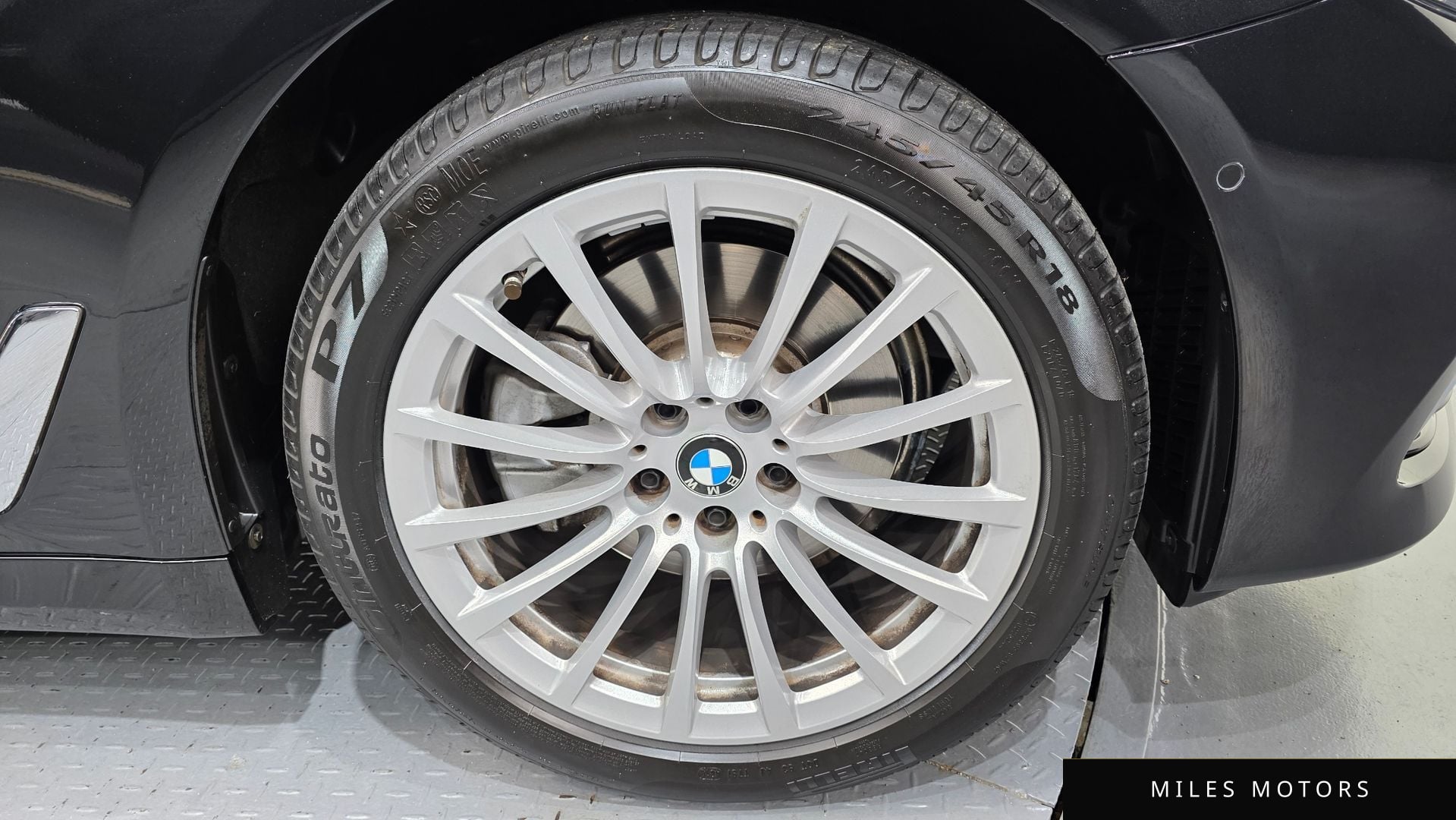 BMW 5시리즈 (G30) 2020 — миниатюра 5