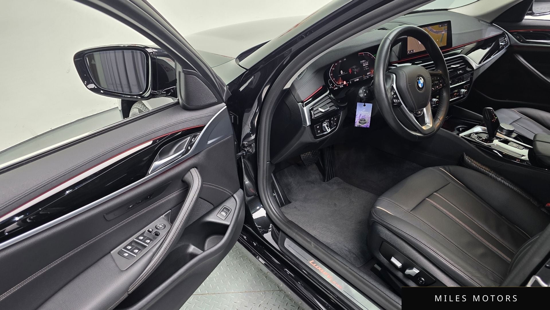 BMW 5시리즈 (G30) 2020 — миниатюра 13