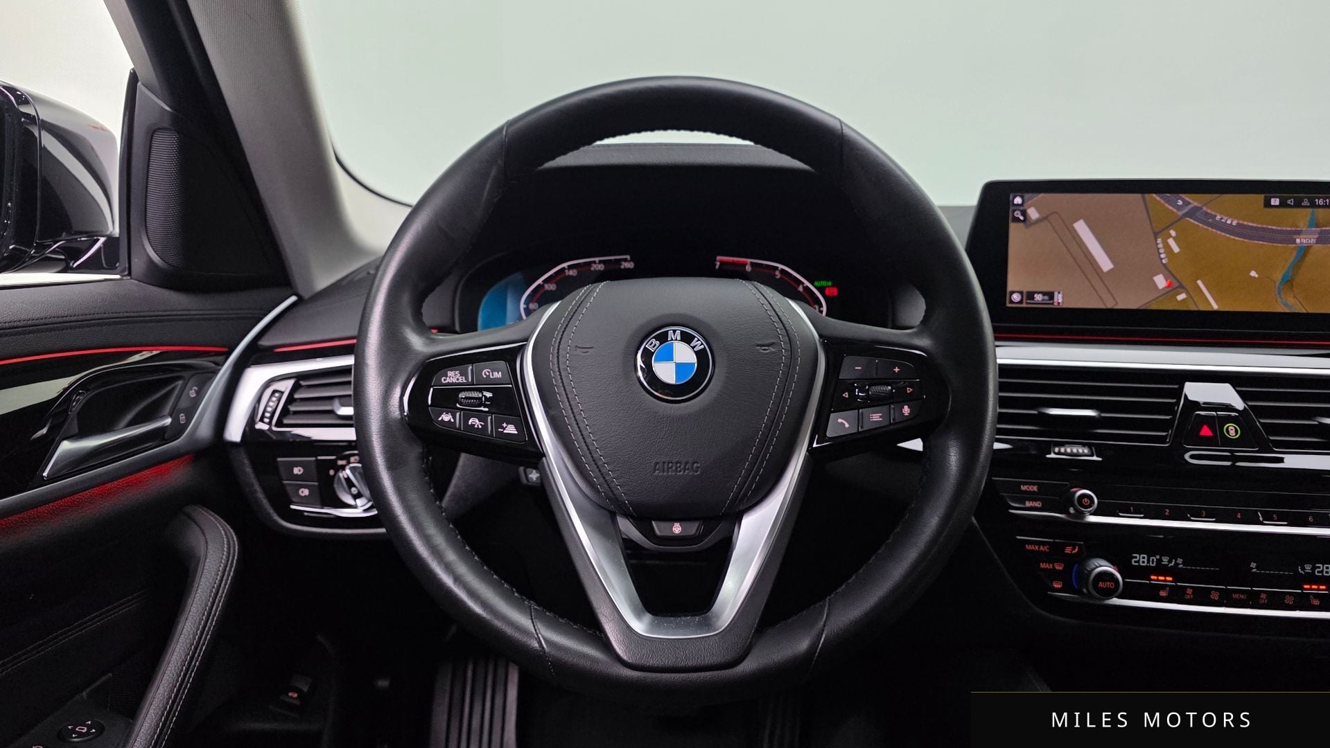 BMW 5시리즈 (G30) 2020 — миниатюра 15