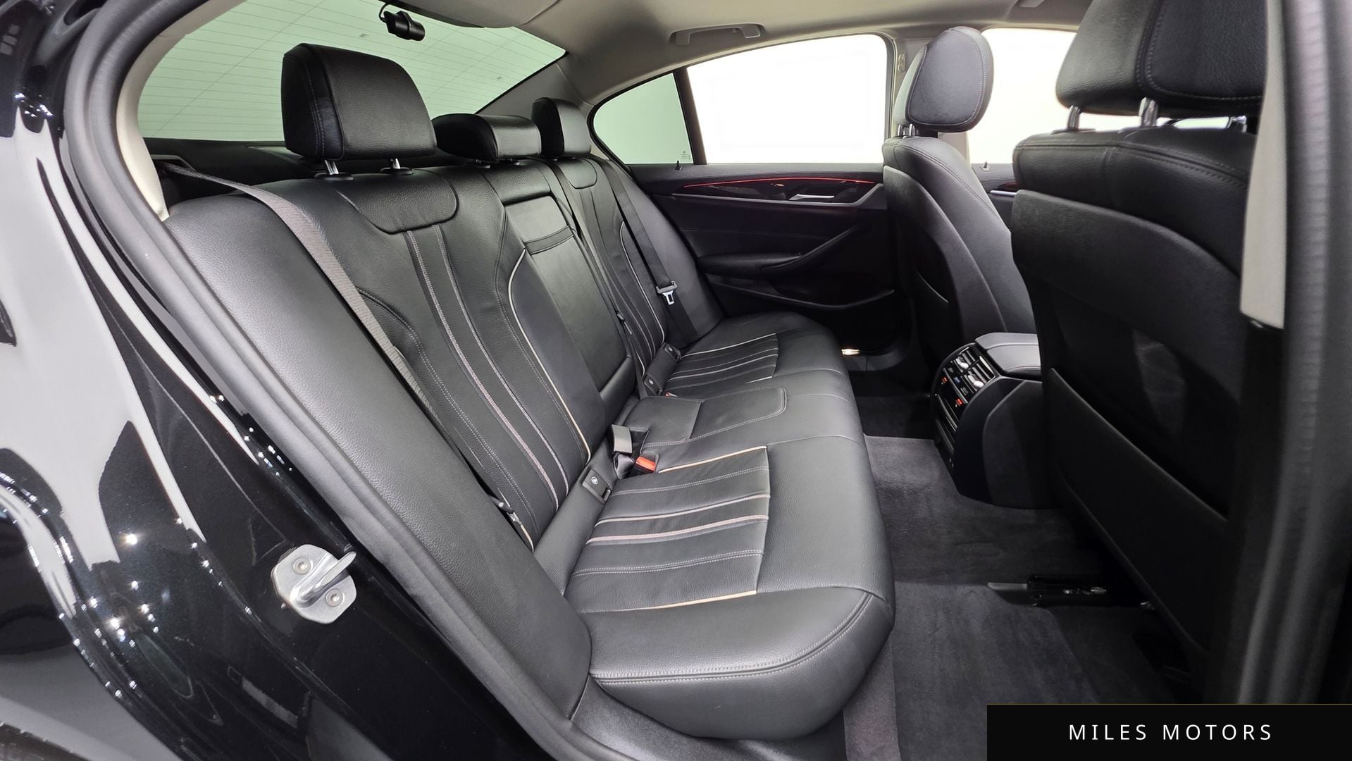 BMW 5시리즈 (G30) 2020 — миниатюра 19