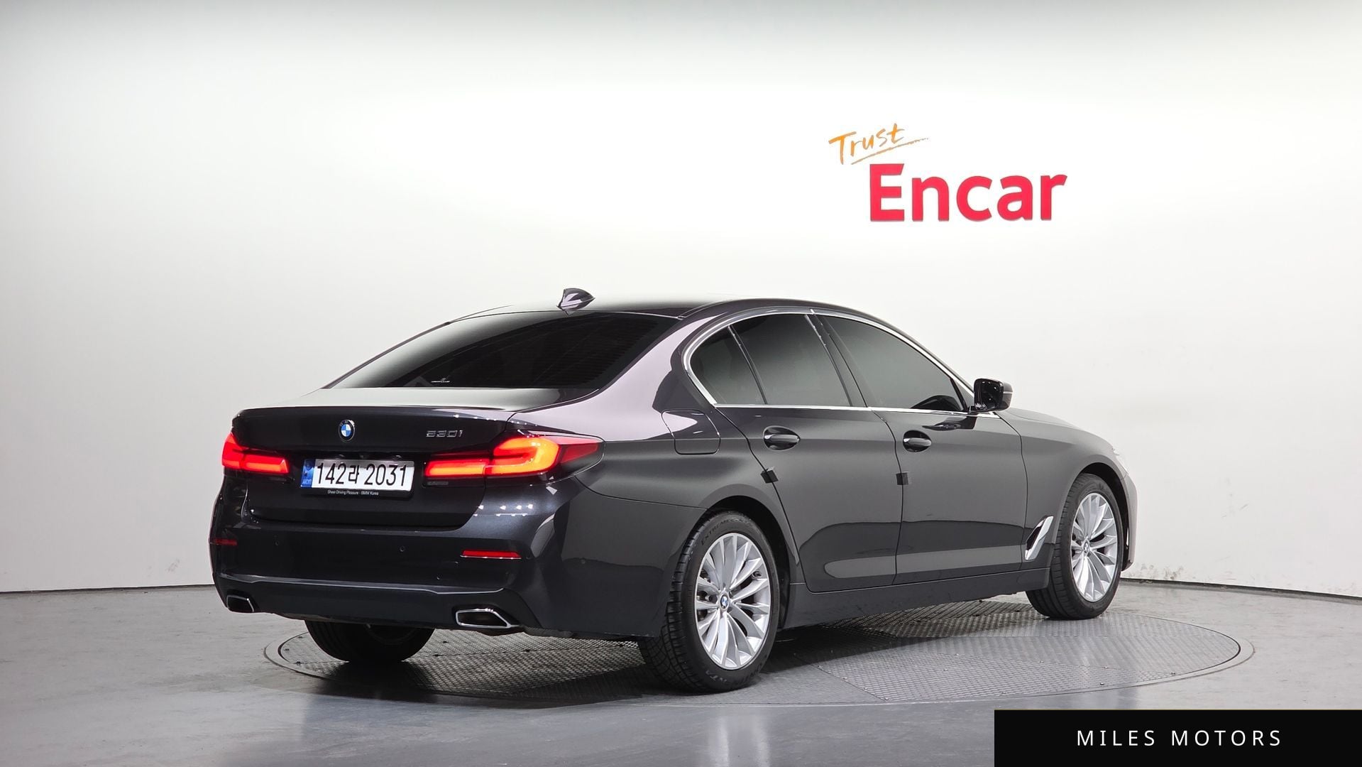 BMW 5 Series (G30) 2022 — миниатюра 2