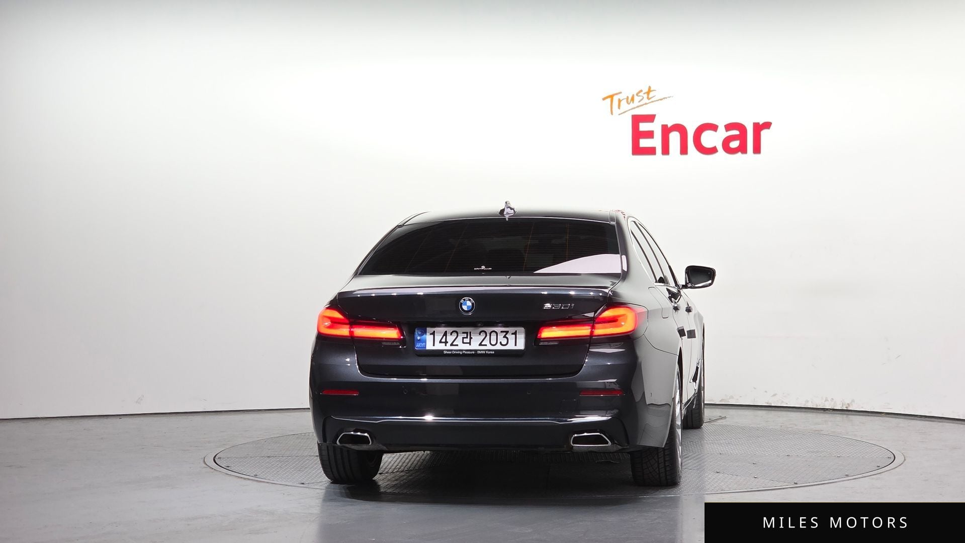 BMW 5 Series (G30) 2022 — миниатюра 4