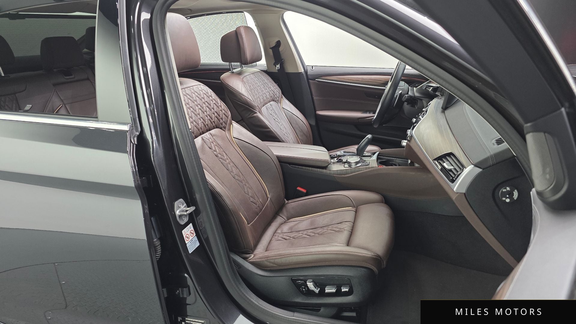 BMW 5 Series (G30) 2022 — миниатюра 12