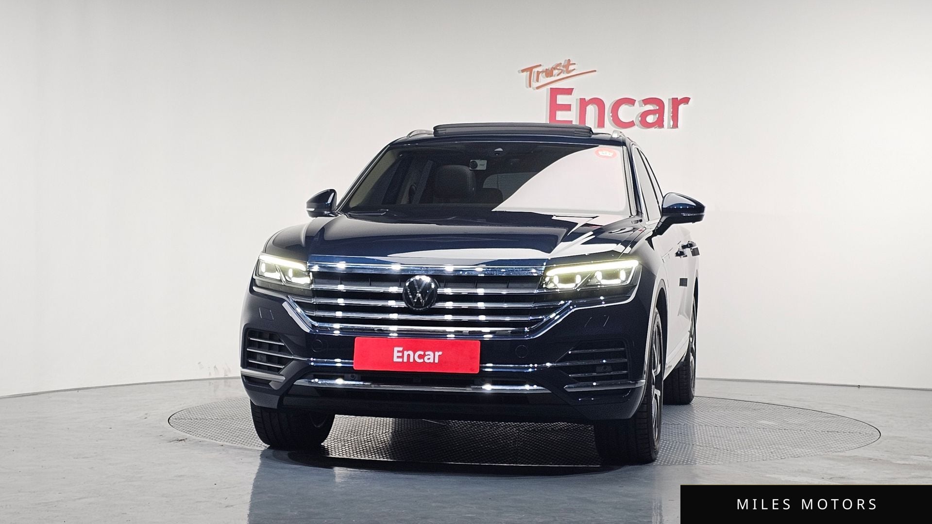 Volkswagen 투아렉 2023 — миниатюра 3