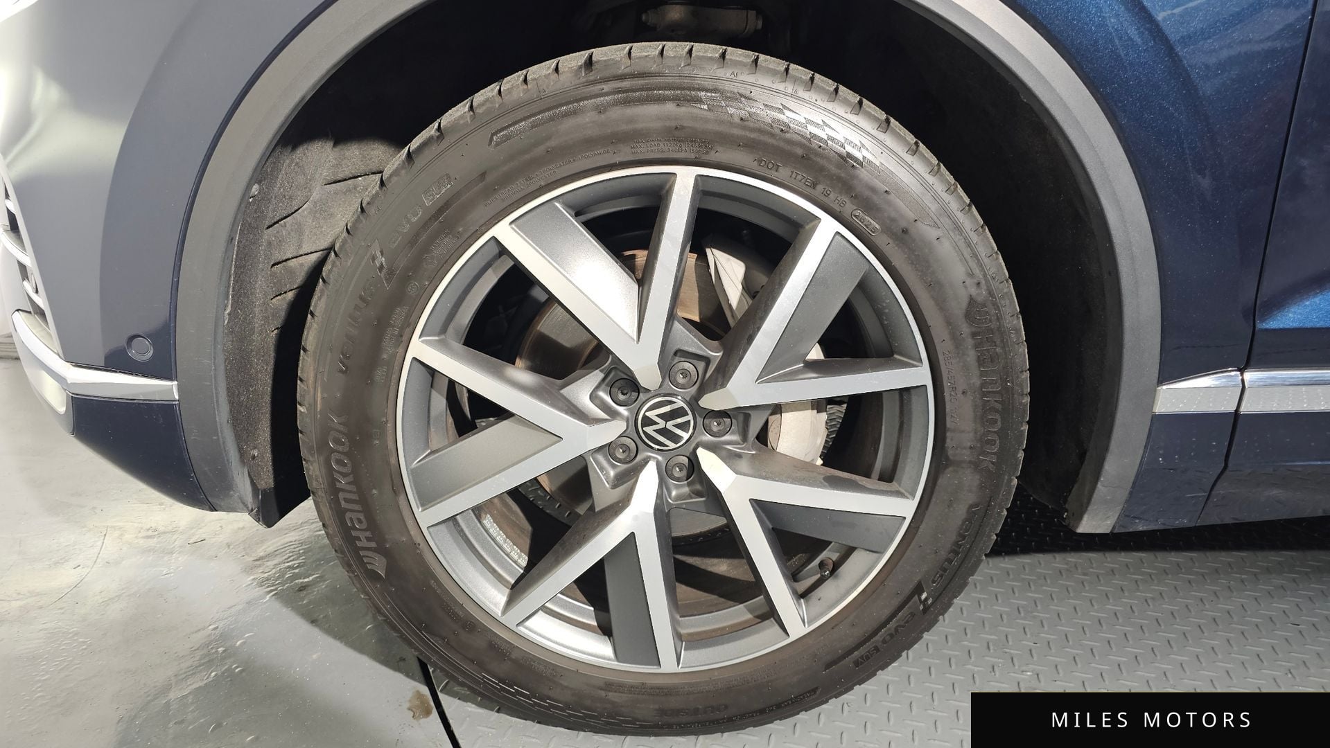 Volkswagen 투아렉 2023 — миниатюра 5