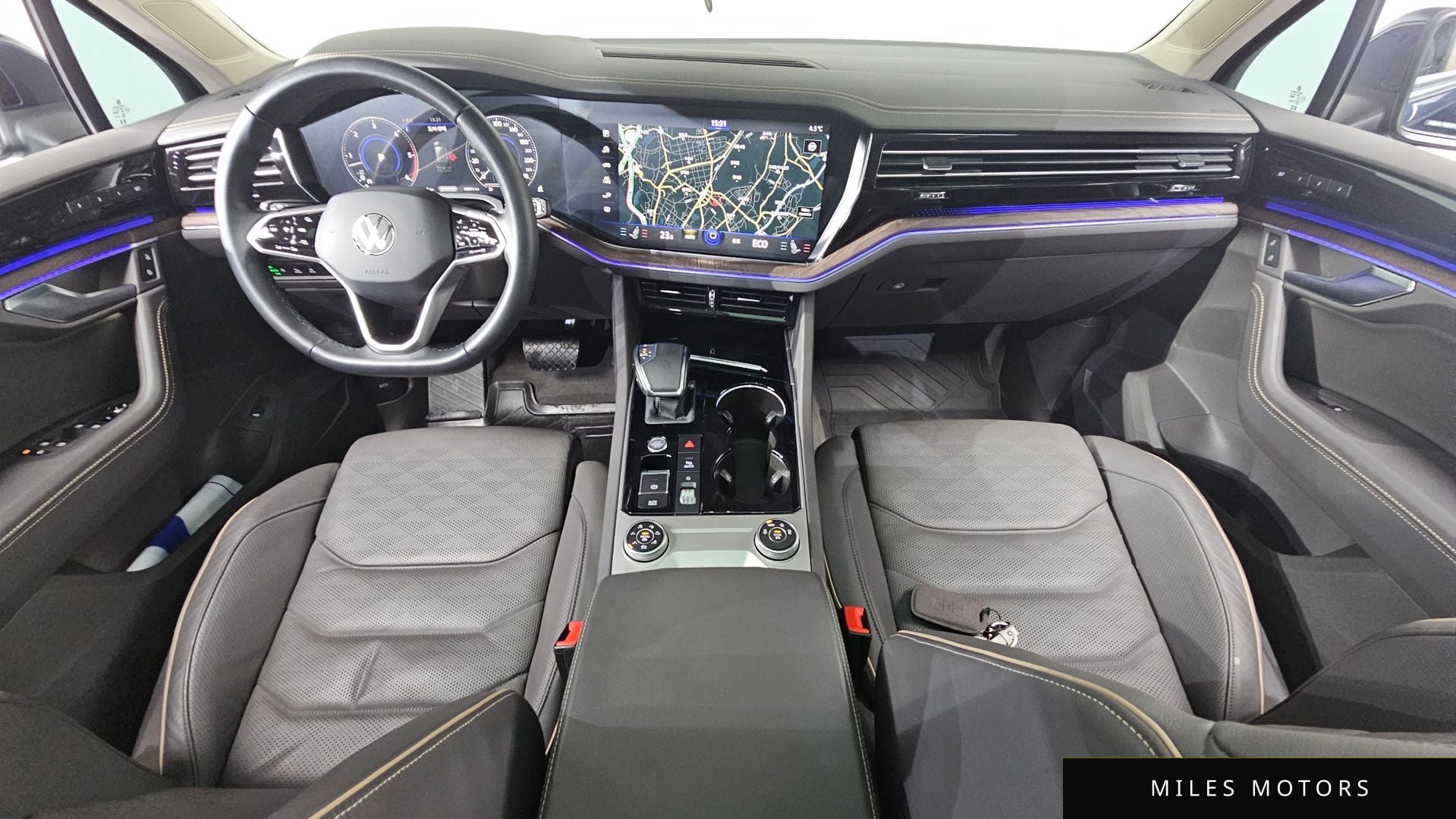 Volkswagen 투아렉 2023 — миниатюра 7