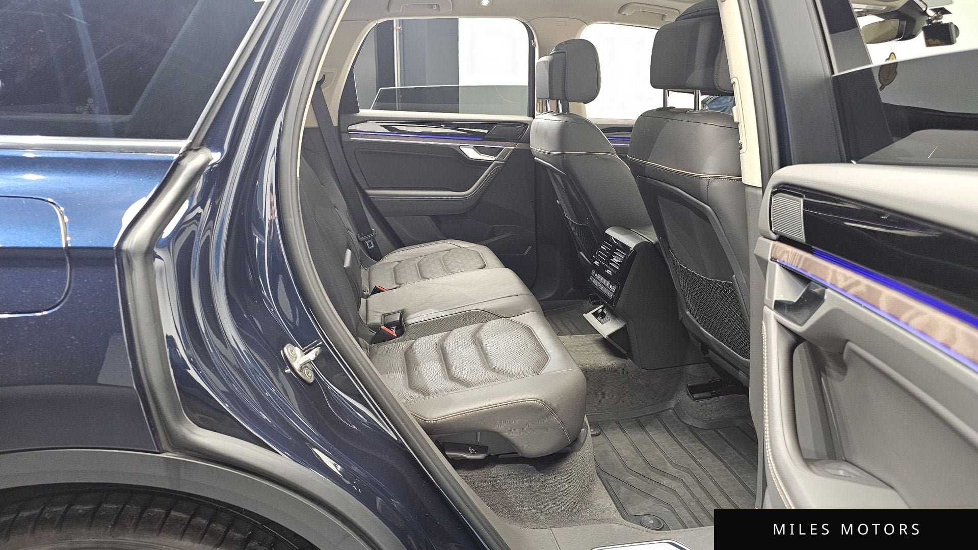 Volkswagen 투아렉 2023 — миниатюра 12