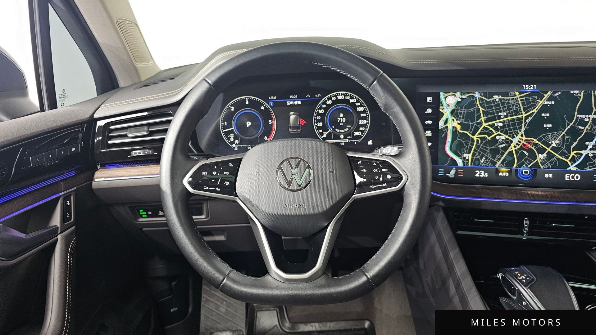 Volkswagen 투아렉 2023 — миниатюра 13