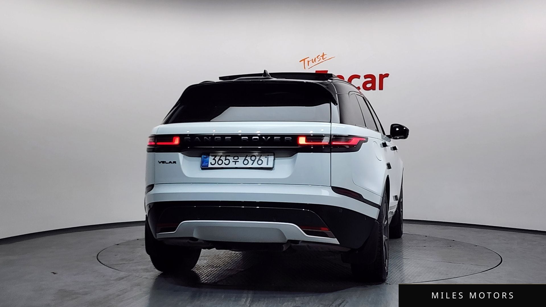 Land Rover 레인지로버 벨라 2025 — миниатюра 3