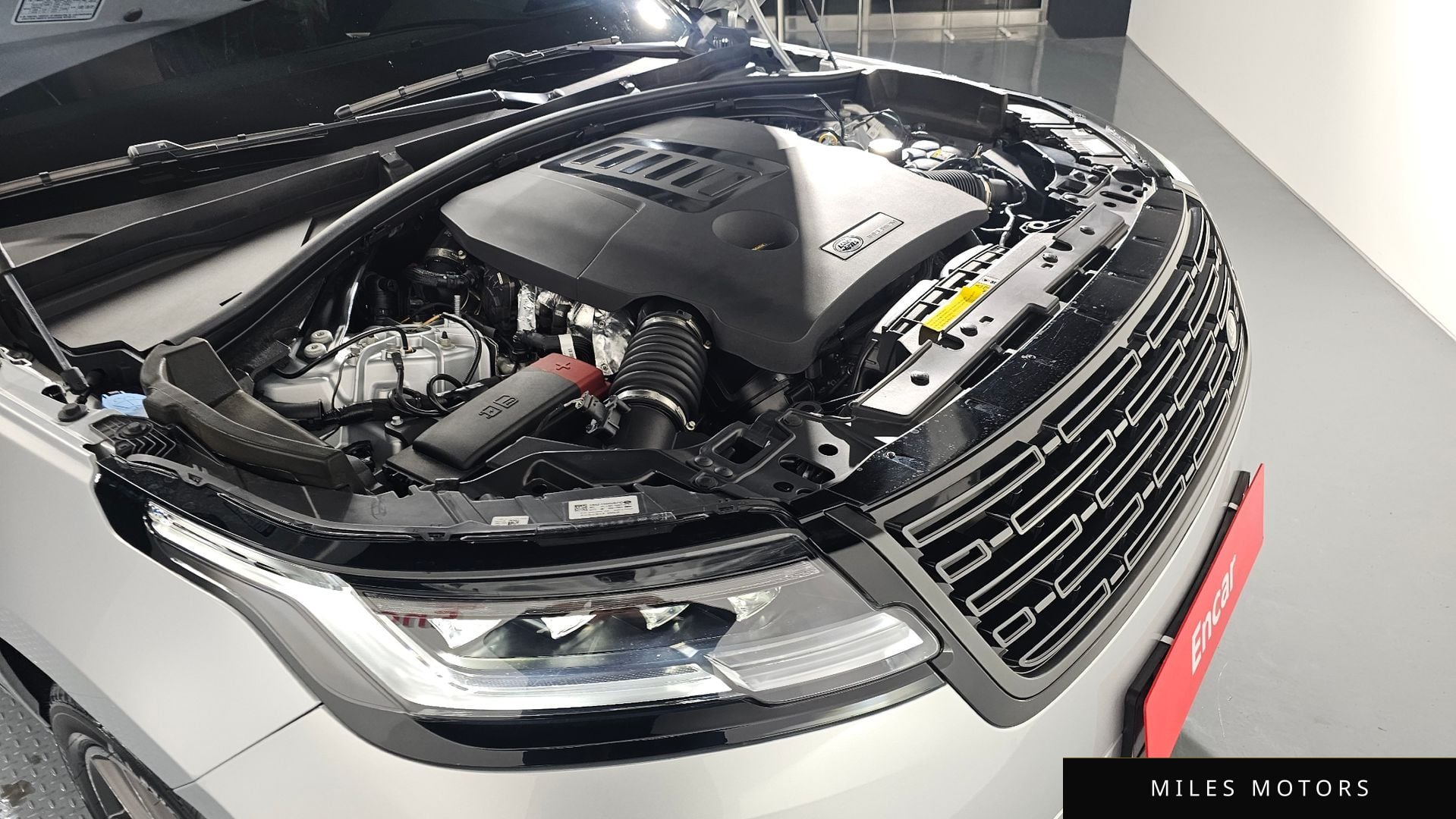 Land Rover Range Rover Velar 2025 — миниатюра 5