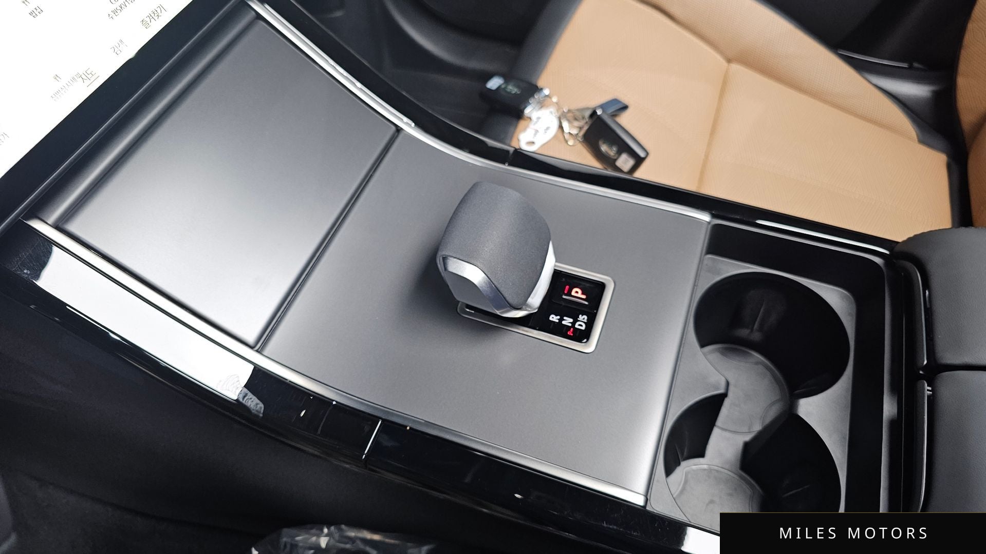 Land Rover Range Rover Velar 2025 — миниатюра 8