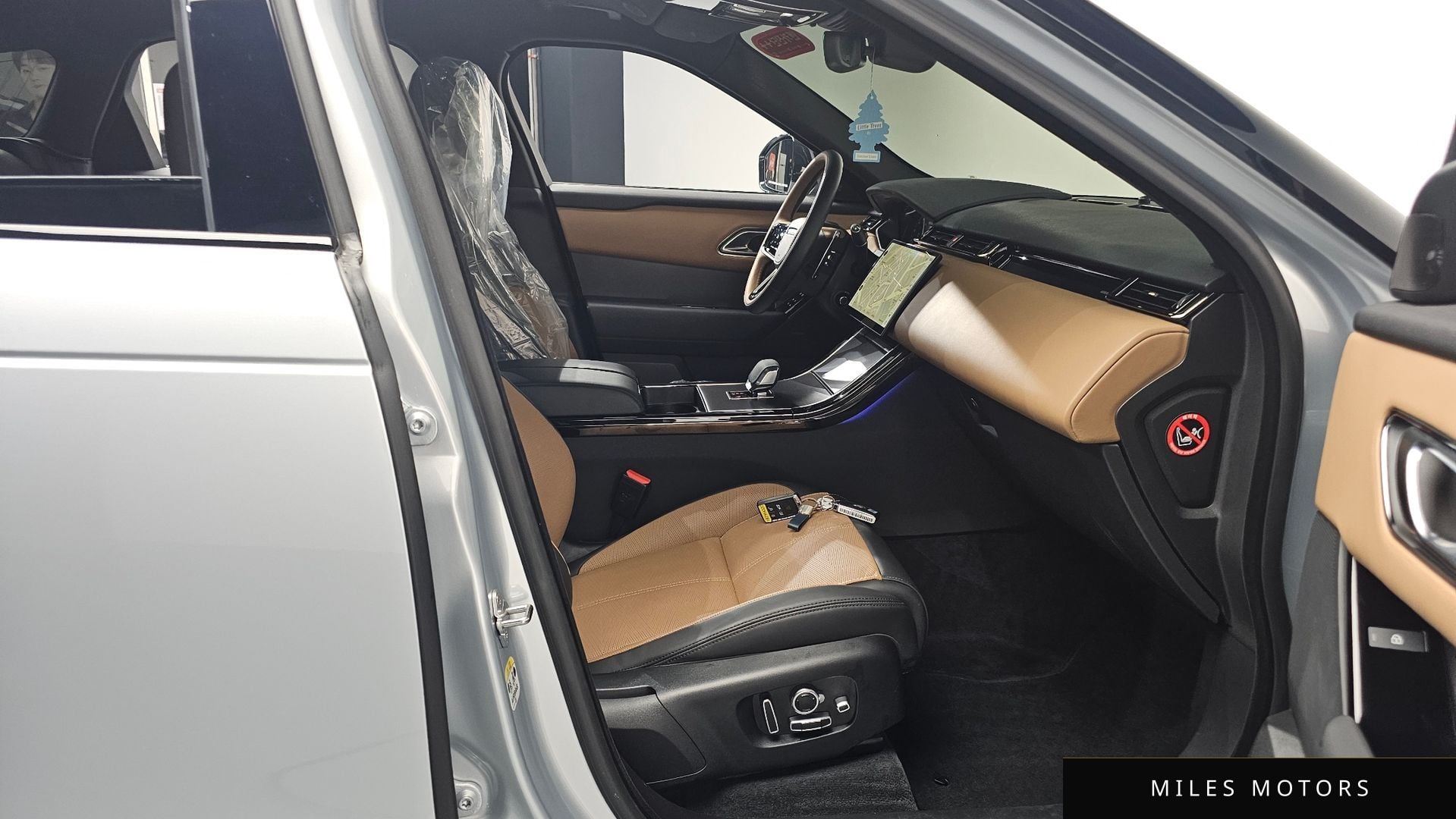 Land Rover Range Rover Velar 2025 — миниатюра 11