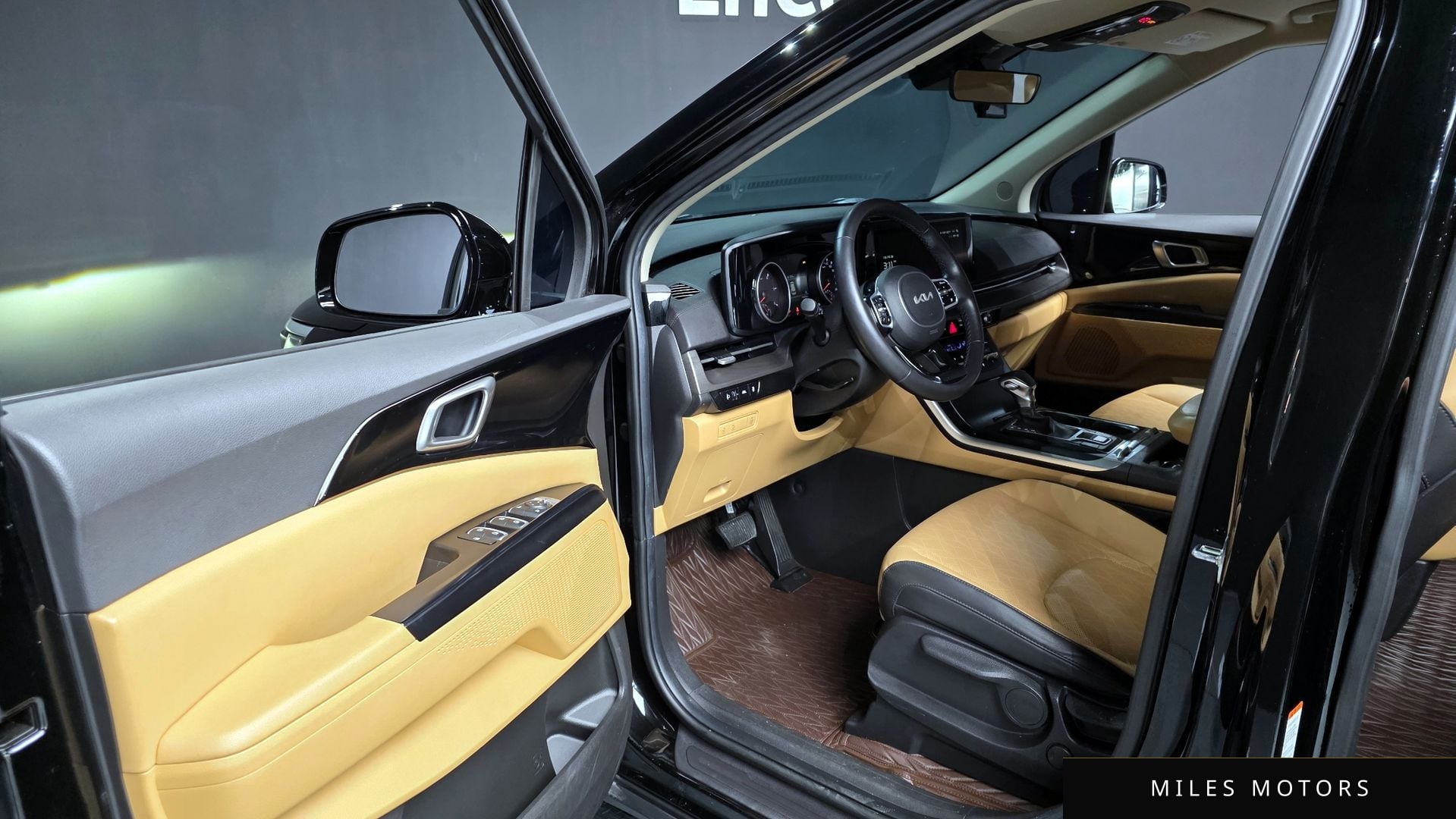 Kia Carnival 2023 — миниатюра 10