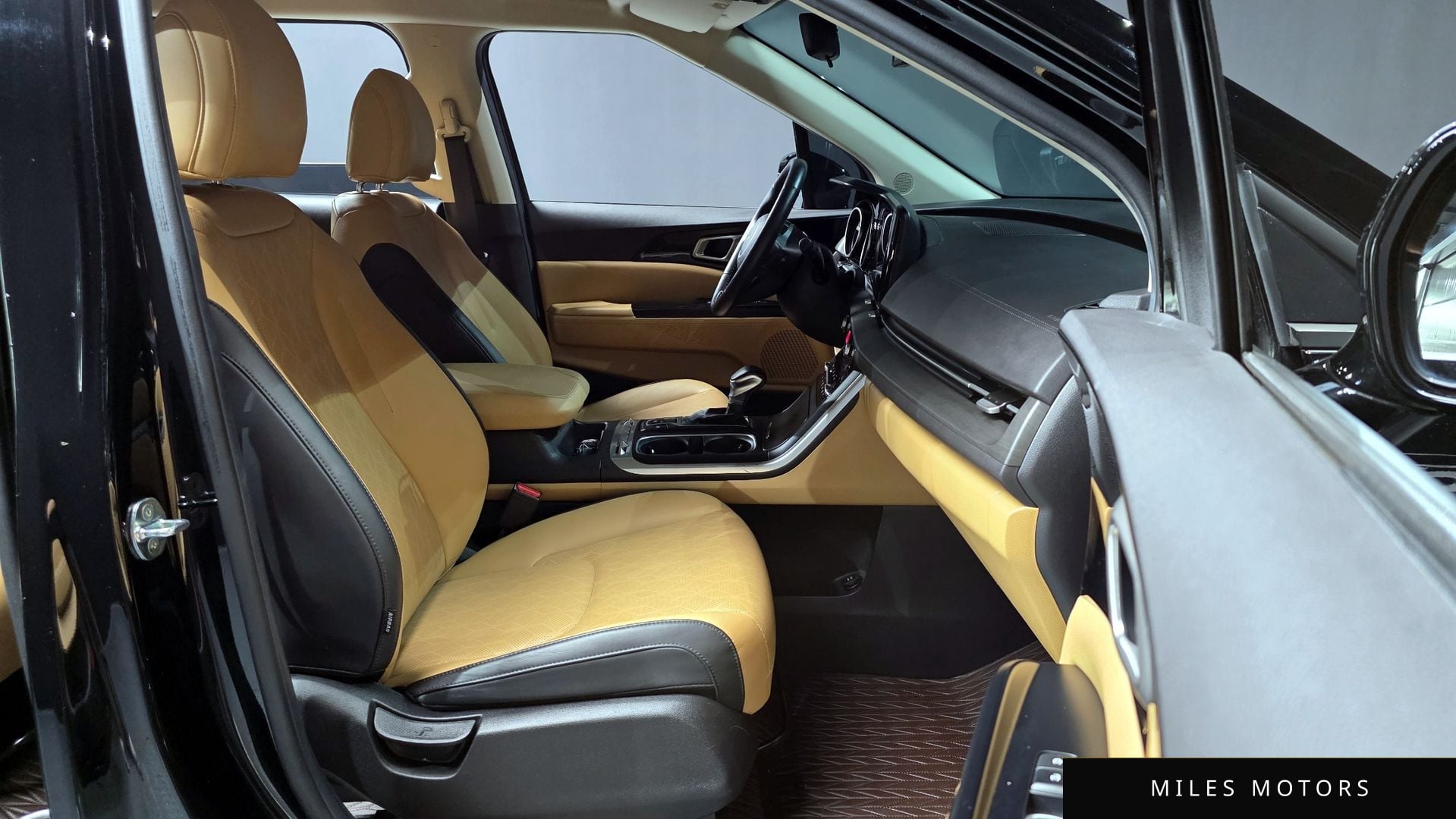 Kia Carnival 2023 — миниатюра 11