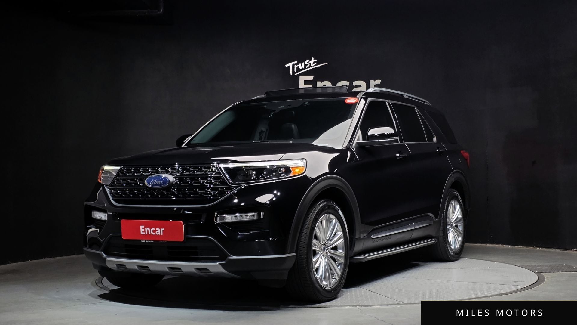 Ford Explorer 2020 — фото 1 из 12