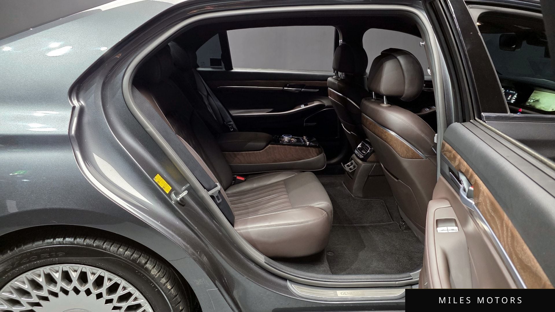 Genesis G90 2021 — миниатюра 12