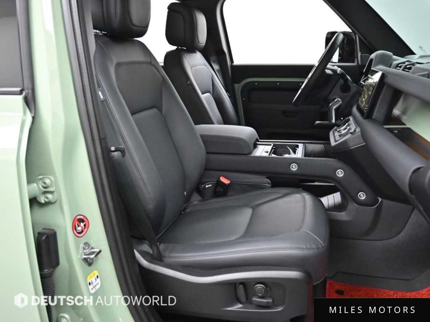 Land Rover Defender 2023 — миниатюра 10