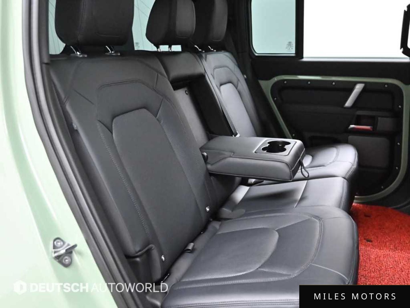 Land Rover Defender 2023 — миниатюра 12
