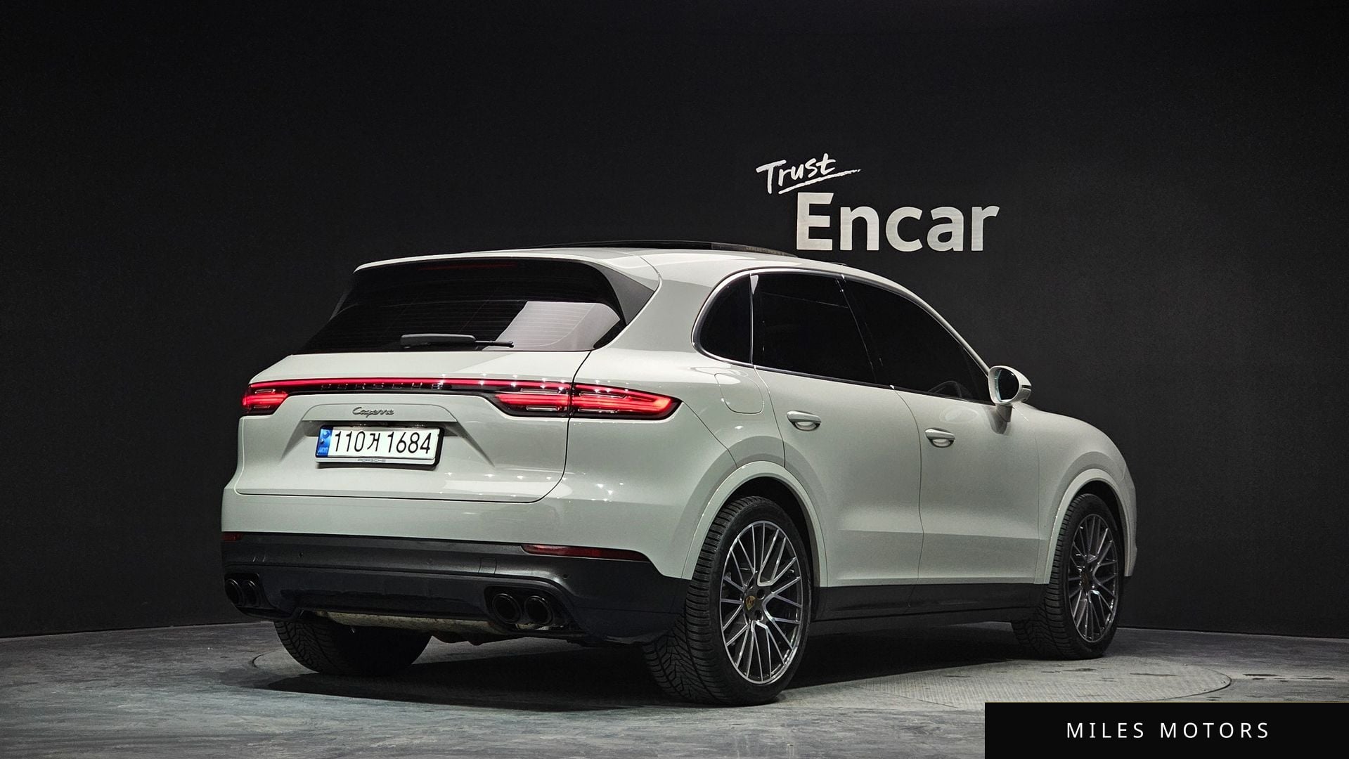 Porsche Cayenne 2023 — миниатюра 2